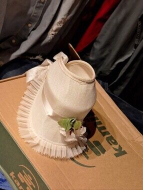 Bonnet/ hat Vintage girls bonnett Elegant White Floral Trim Hat